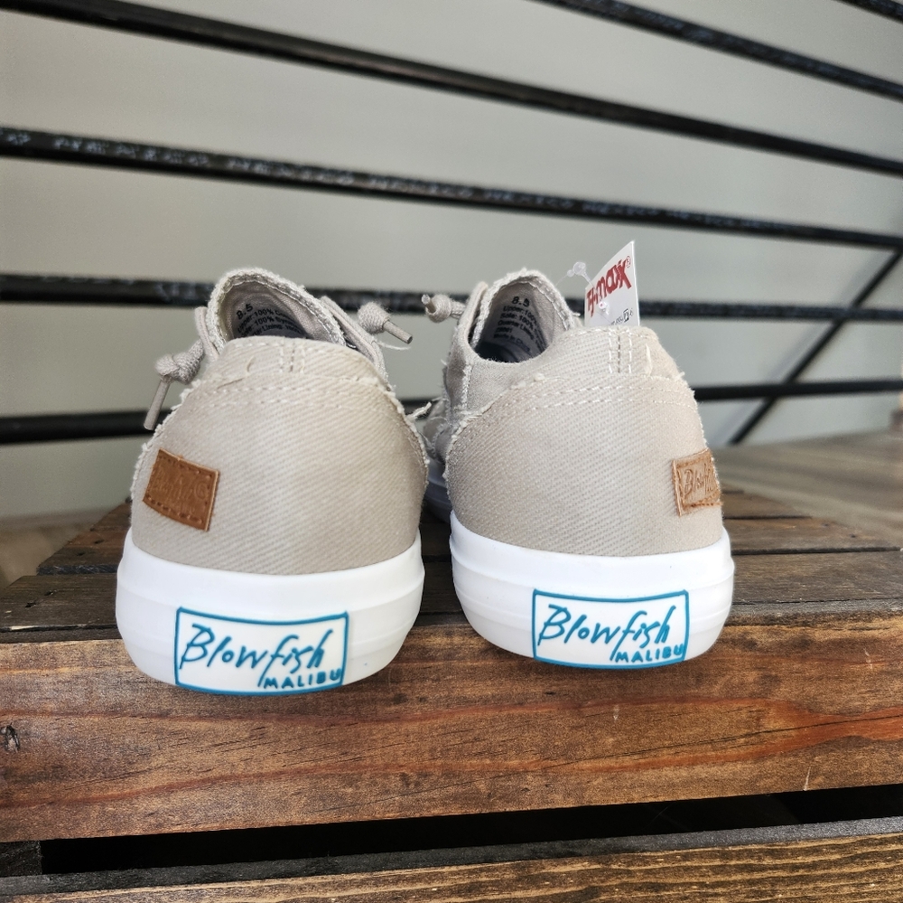 NWT Blowfish Malibu Canvas Sneakers - Beige Size 8.5 - Picture 2 of 5